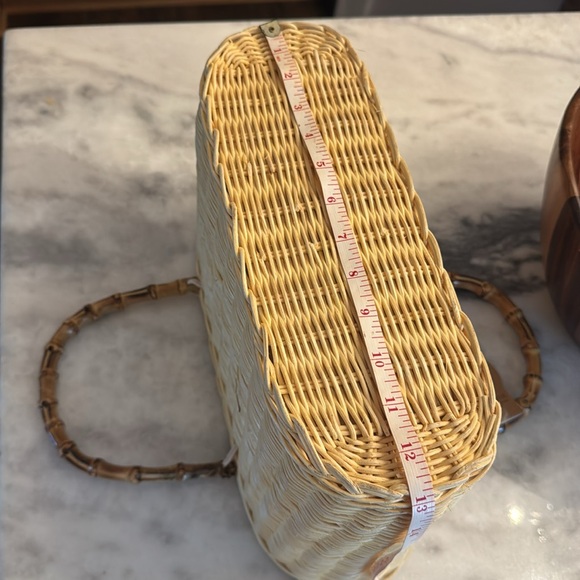 Wicker Basket Tote Handcrafted in Vietnam - Picture 15 of 16